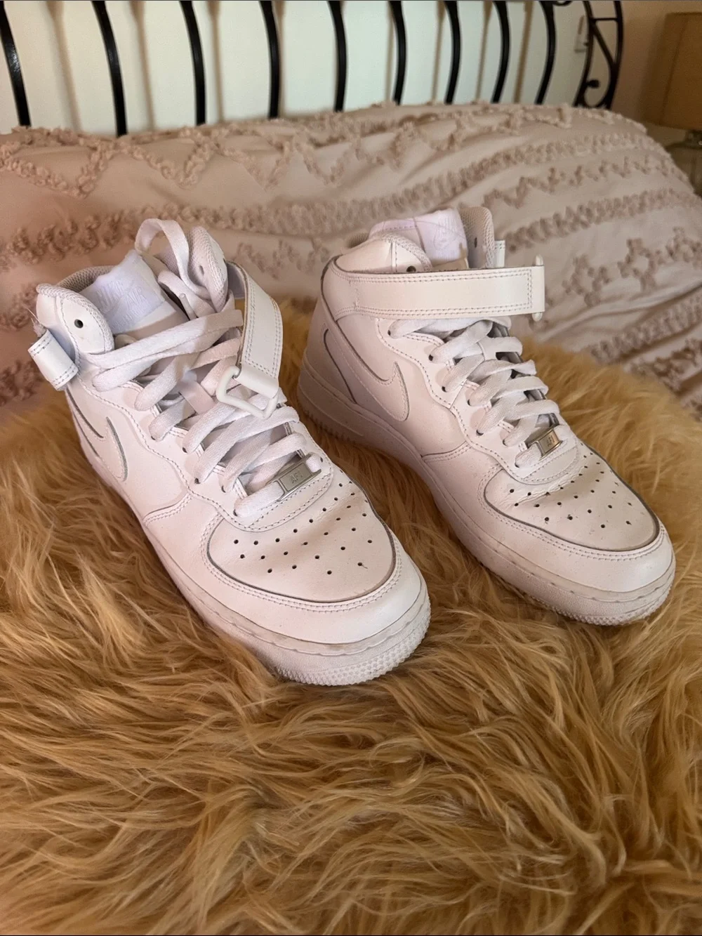 Nike Women's High-Top Sneakers in White